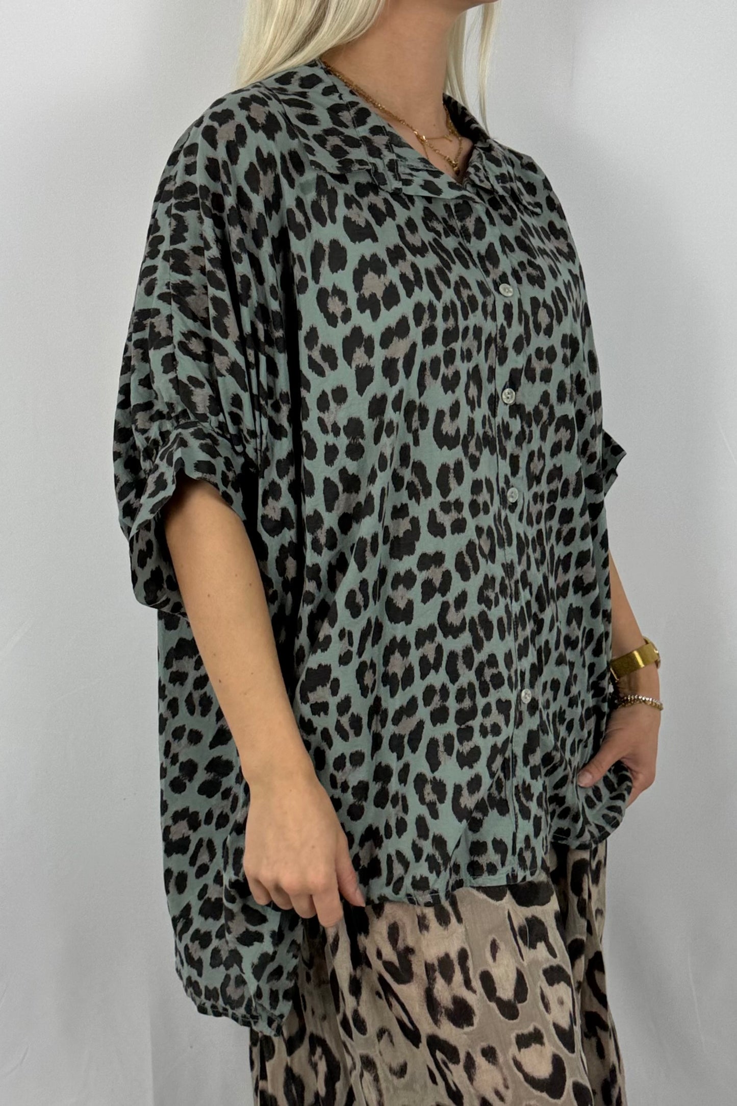 Leo-Bluse aus Baumwolle – lässiger Oversize-Look-Khaki