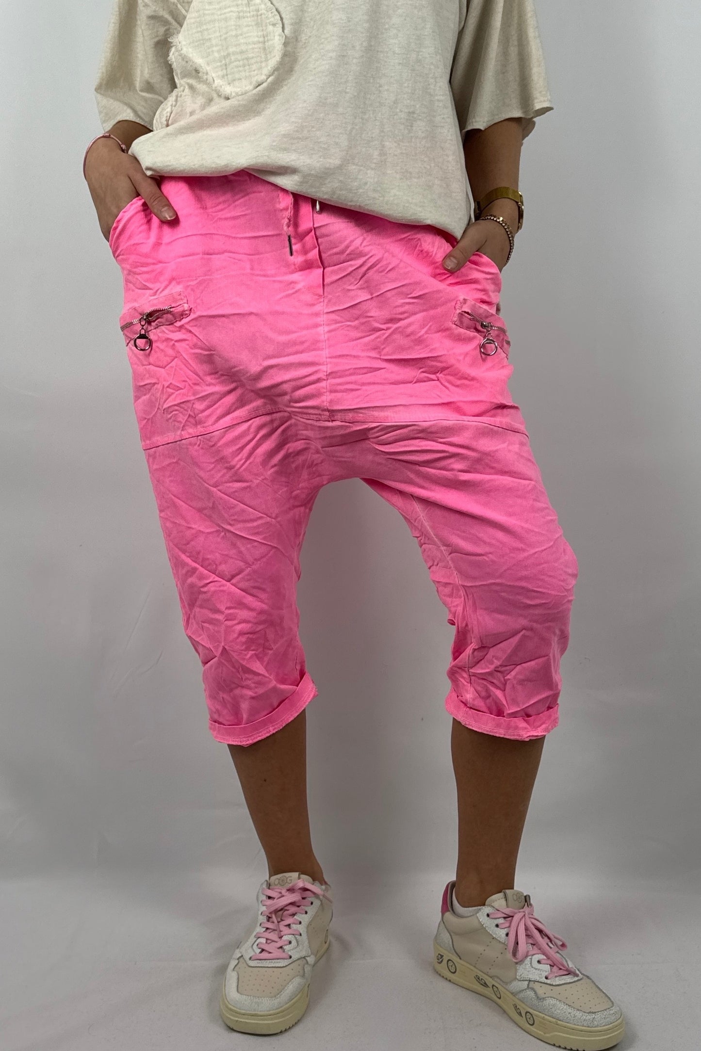 Damen Short mit Reißverschluss Details -Neon Pink