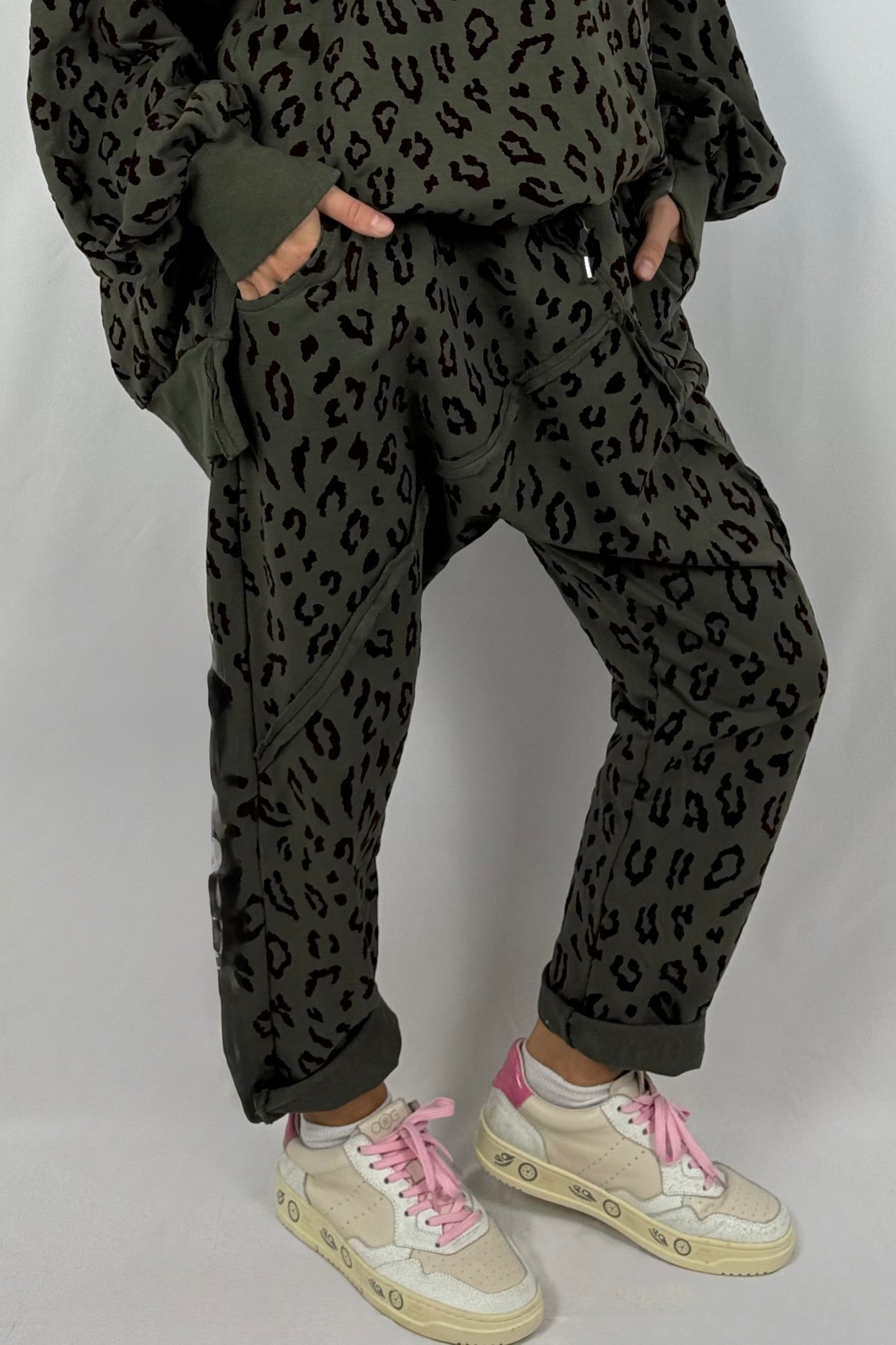 Damen Leo Jogpants – Oversize-Khaki