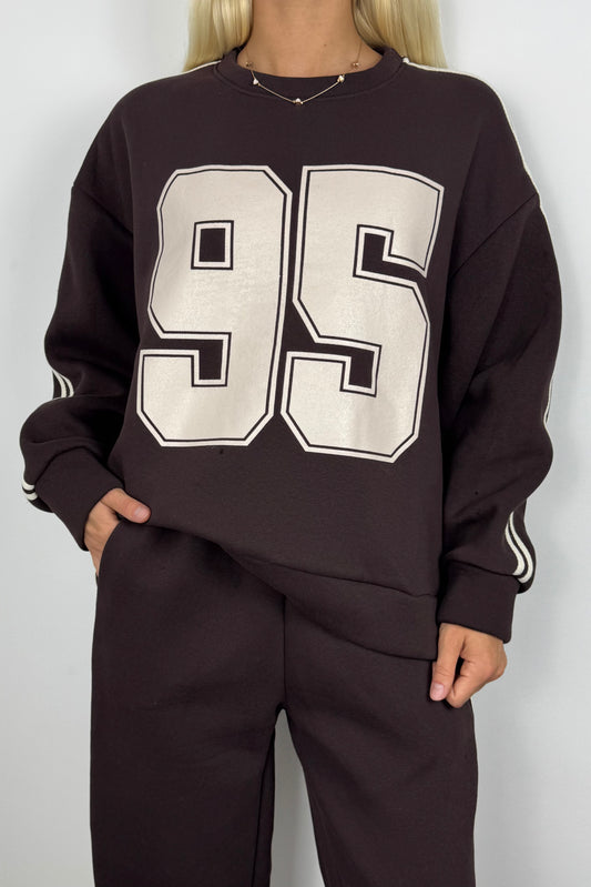 Trendiger Oversize-Sweater mit Print „95“ –Choco