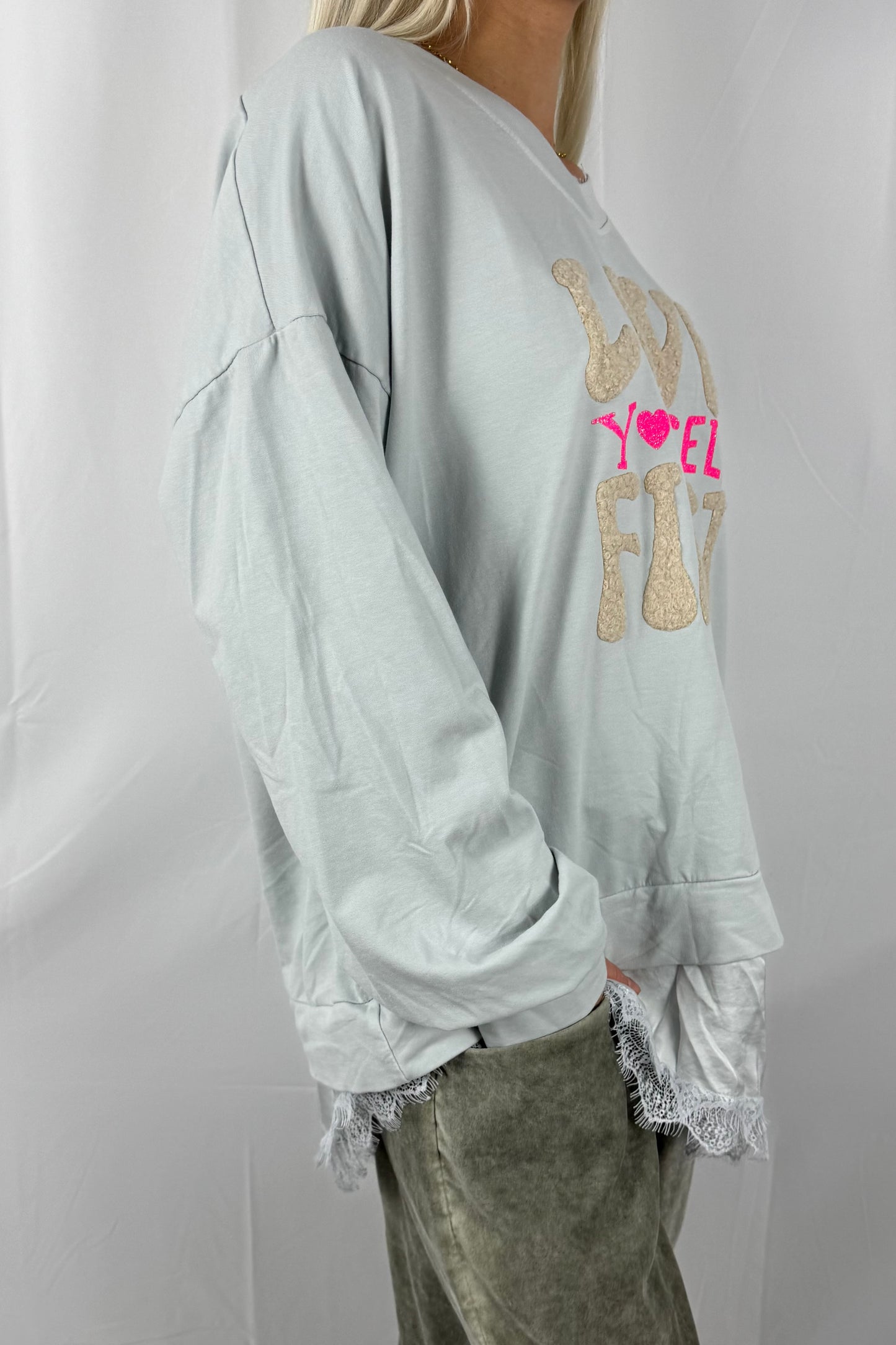 Oversize Shirt „Love Yourself First“-Grau