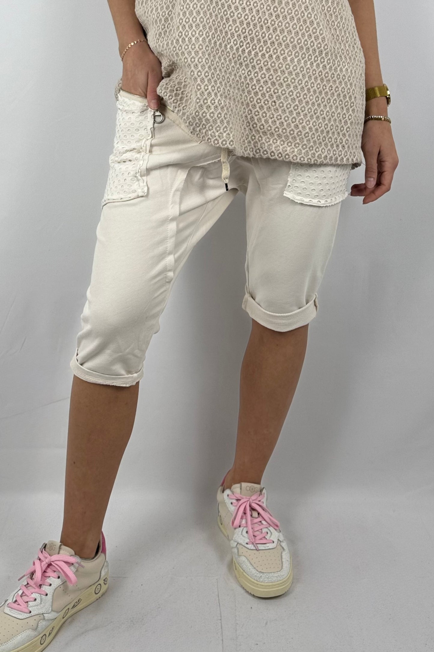Baggy-Shorts mit Reißverschluss-Detail und Struktur-Einsätzen-Beige