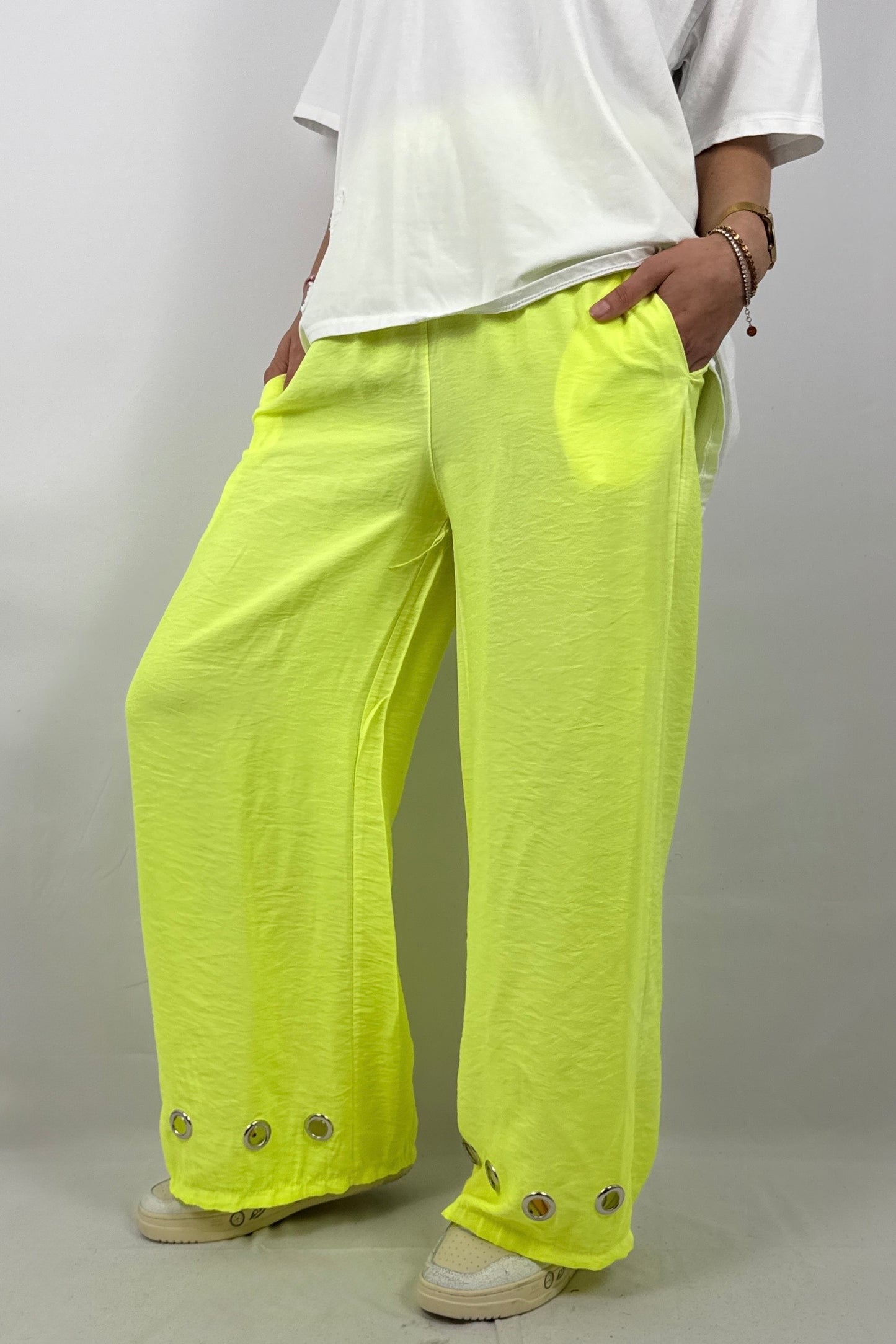 Damen Hose mit weitem Bein und Ösen Details - Neon gelb