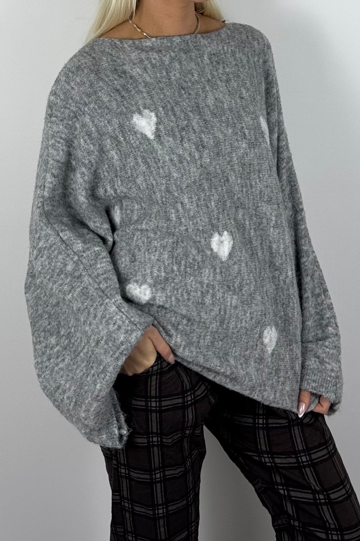 Damen Oversize-Strickpullover mit Herzmuster-grau