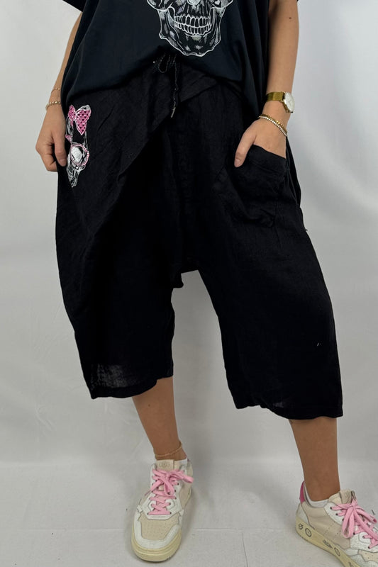 Leinen-Shorts mit Skull-Print & Neon-Details-Schwarz