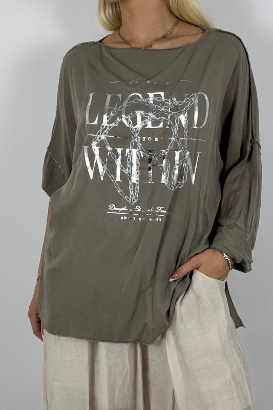 Oversize-Shirt mit Frontprint und Kettendetail-Mud