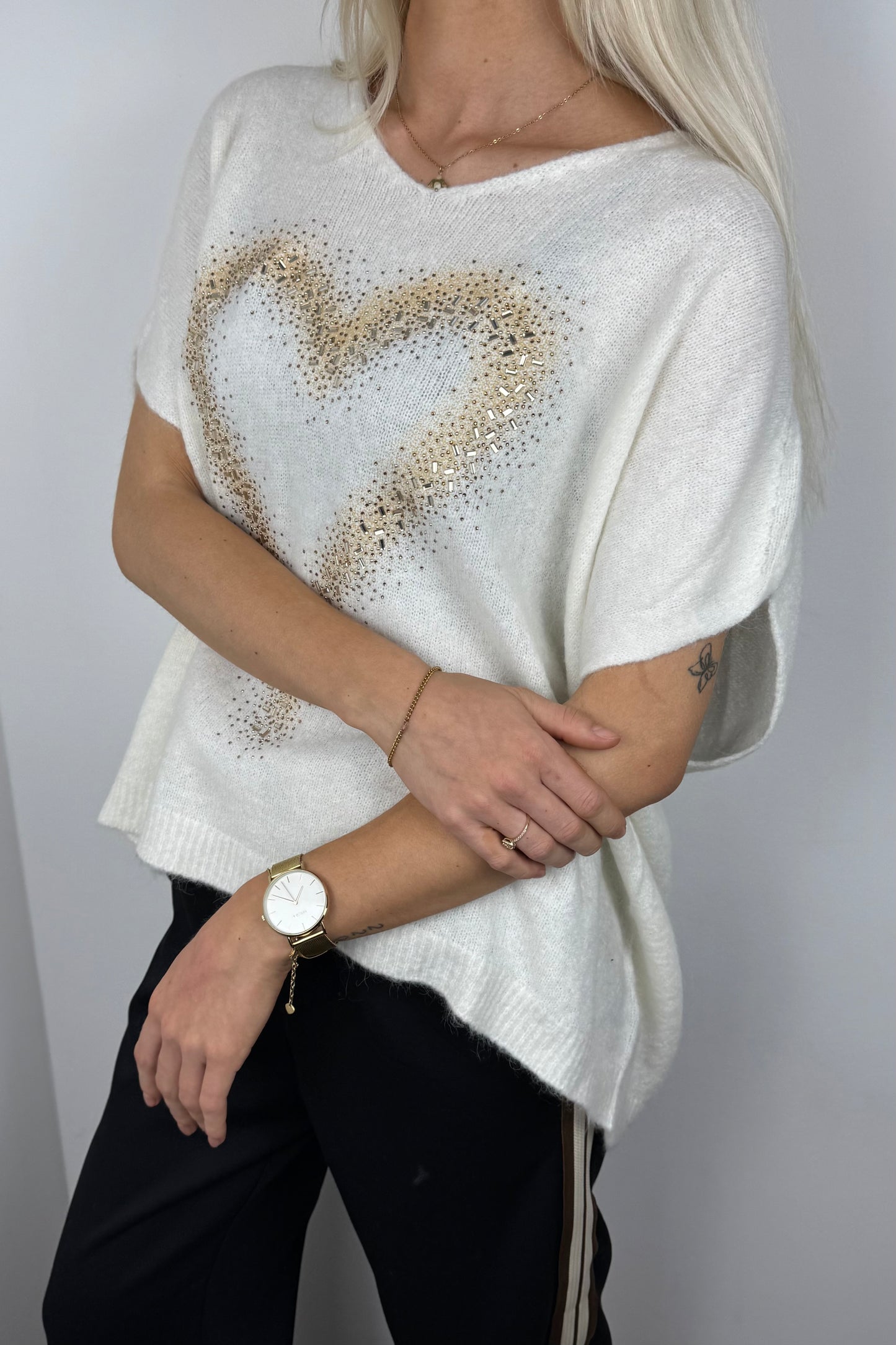 Pullover mit Herz-Design und Strassdetails –Weiß