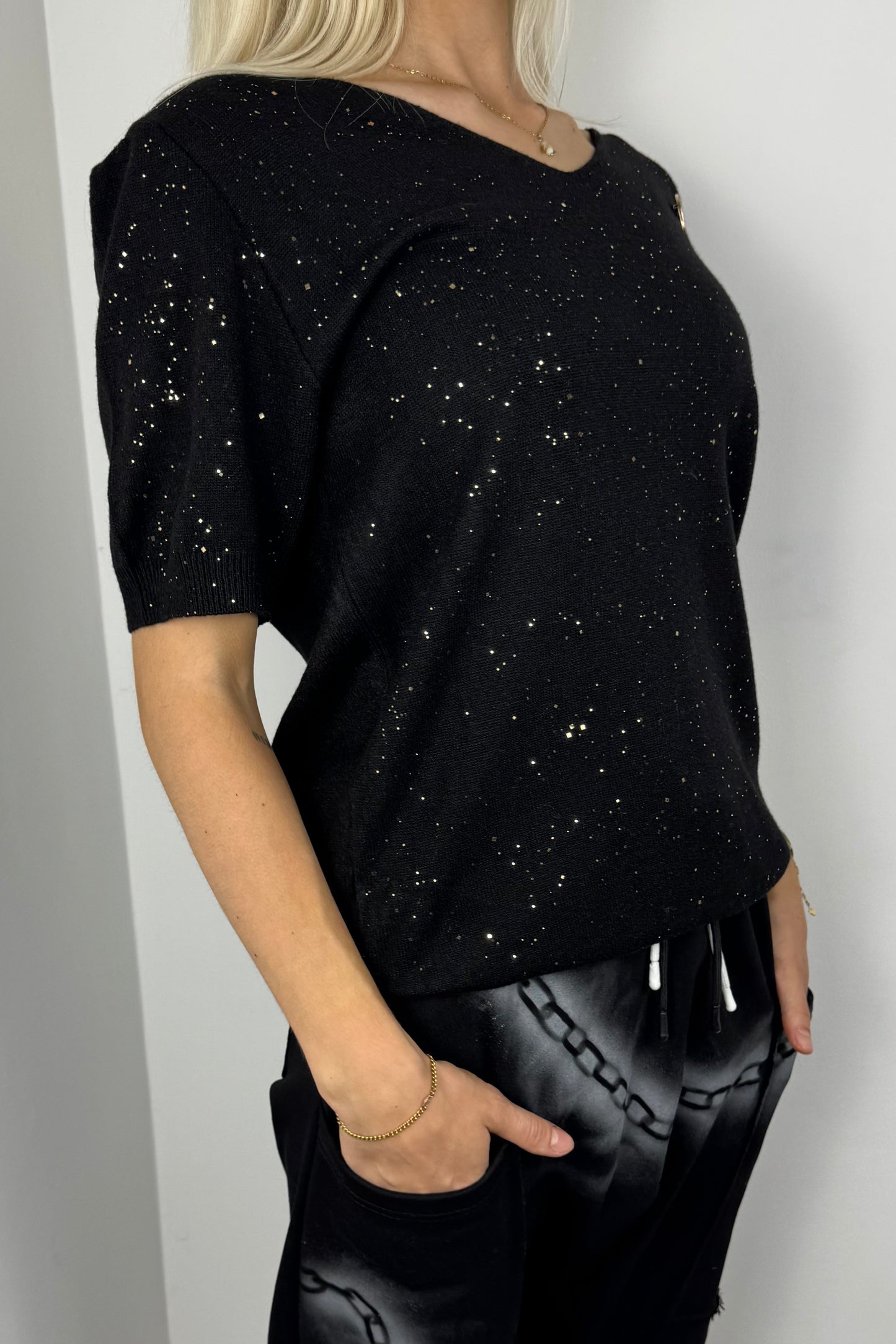 Damen Shirt mit Herz-Detail und Glitzer-Akzenten -Schwarz