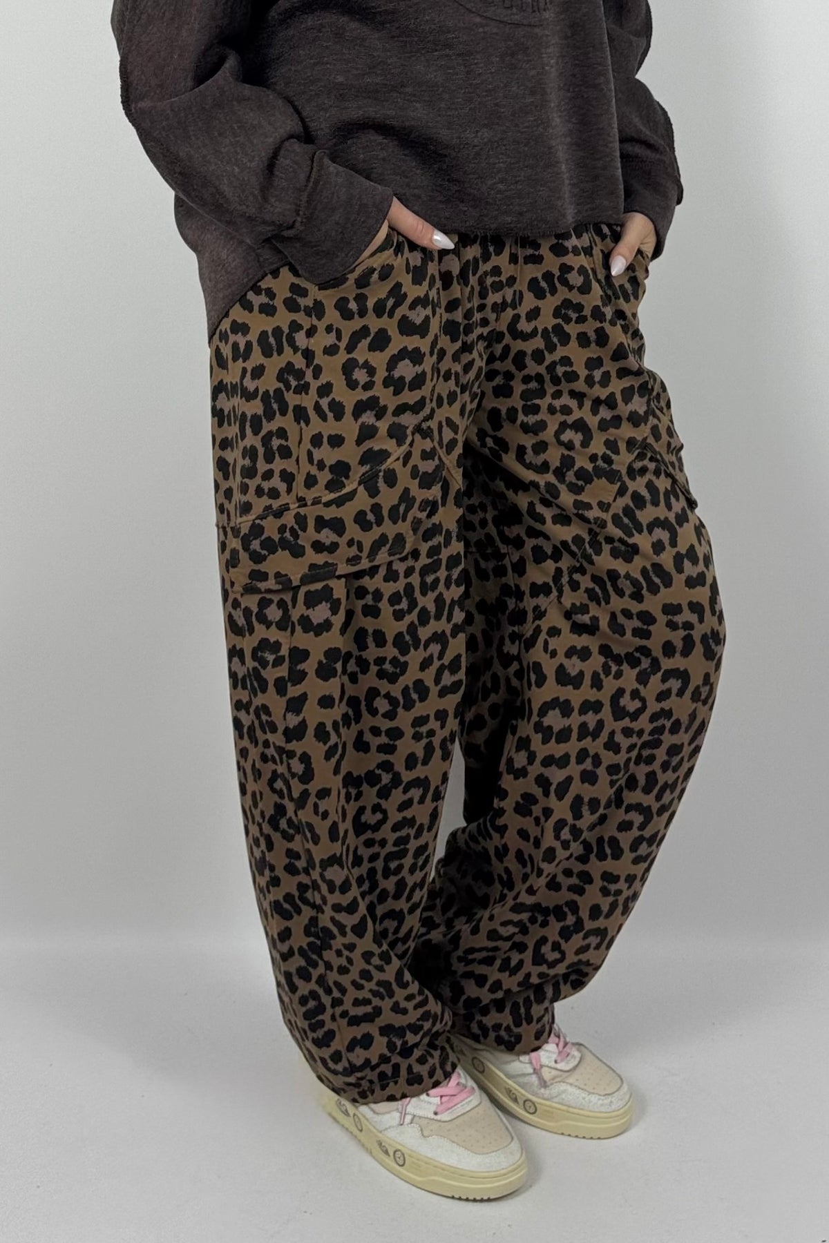 Modische Damen Cargo-Balloonhose mit Leo-Muster –Kamel