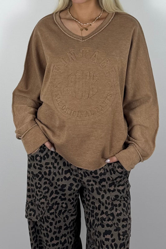 Oversize Damen Sweatshirt mit Vintage-Prägung & V-Ausschnitt – Kamel