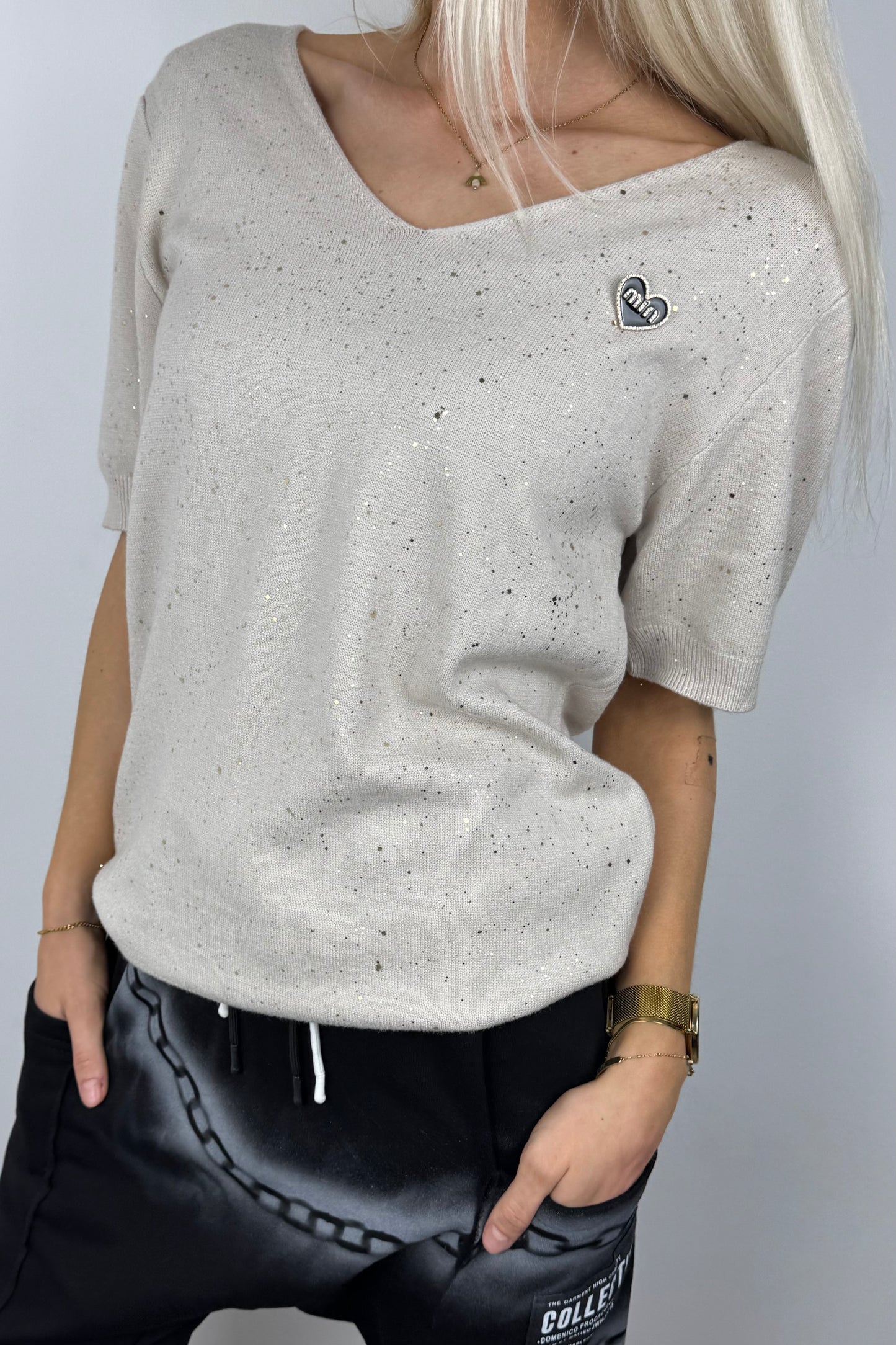 Damen Shirt mit Herz-Detail und Glitzer-Akzenten -Beige