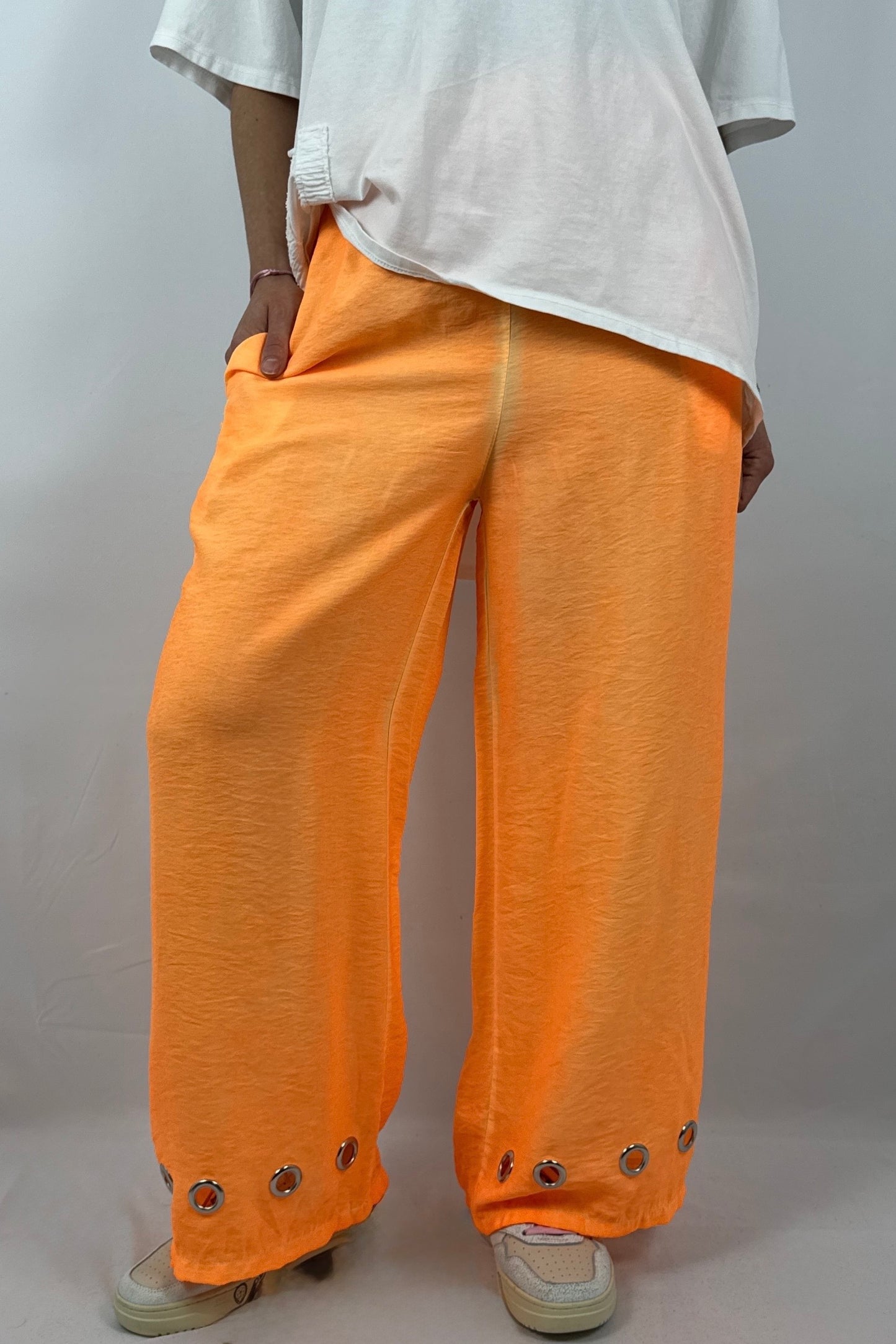 Damen Hose mit weitem Bein und Ösen Details - Neon Orange