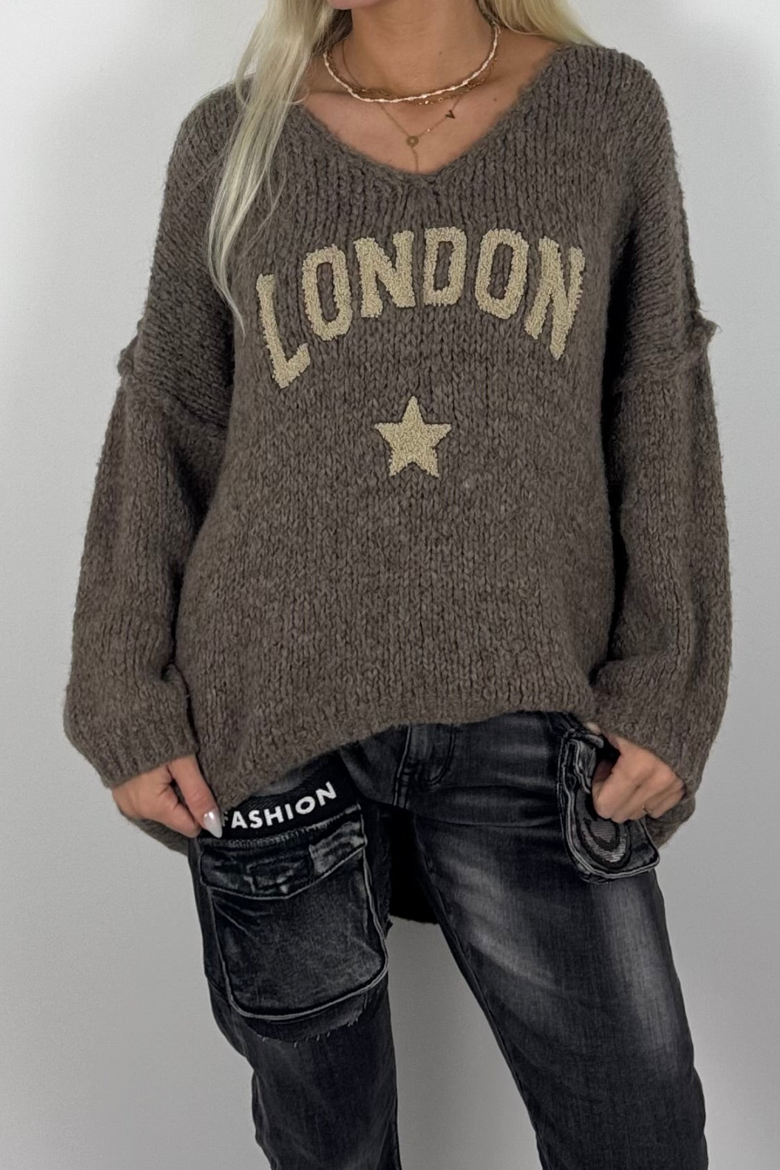Damen Oversize Strickpullover mit London-Schriftzug –Mud