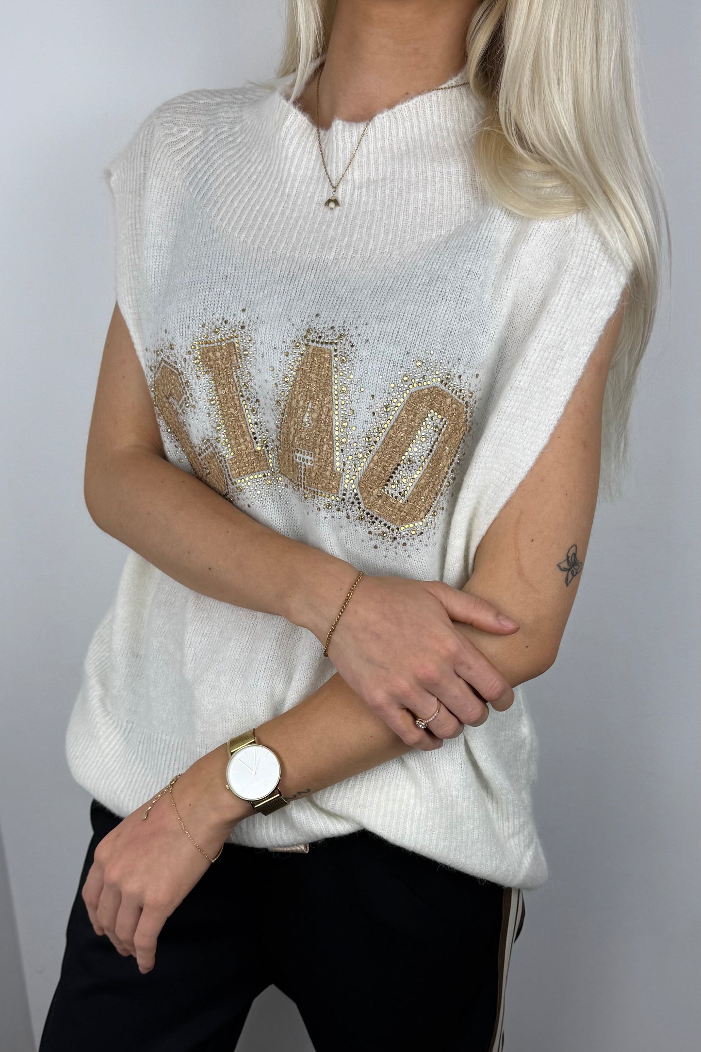 Pullover mit Strass-Schriftzug „CIAO“ –Weiß