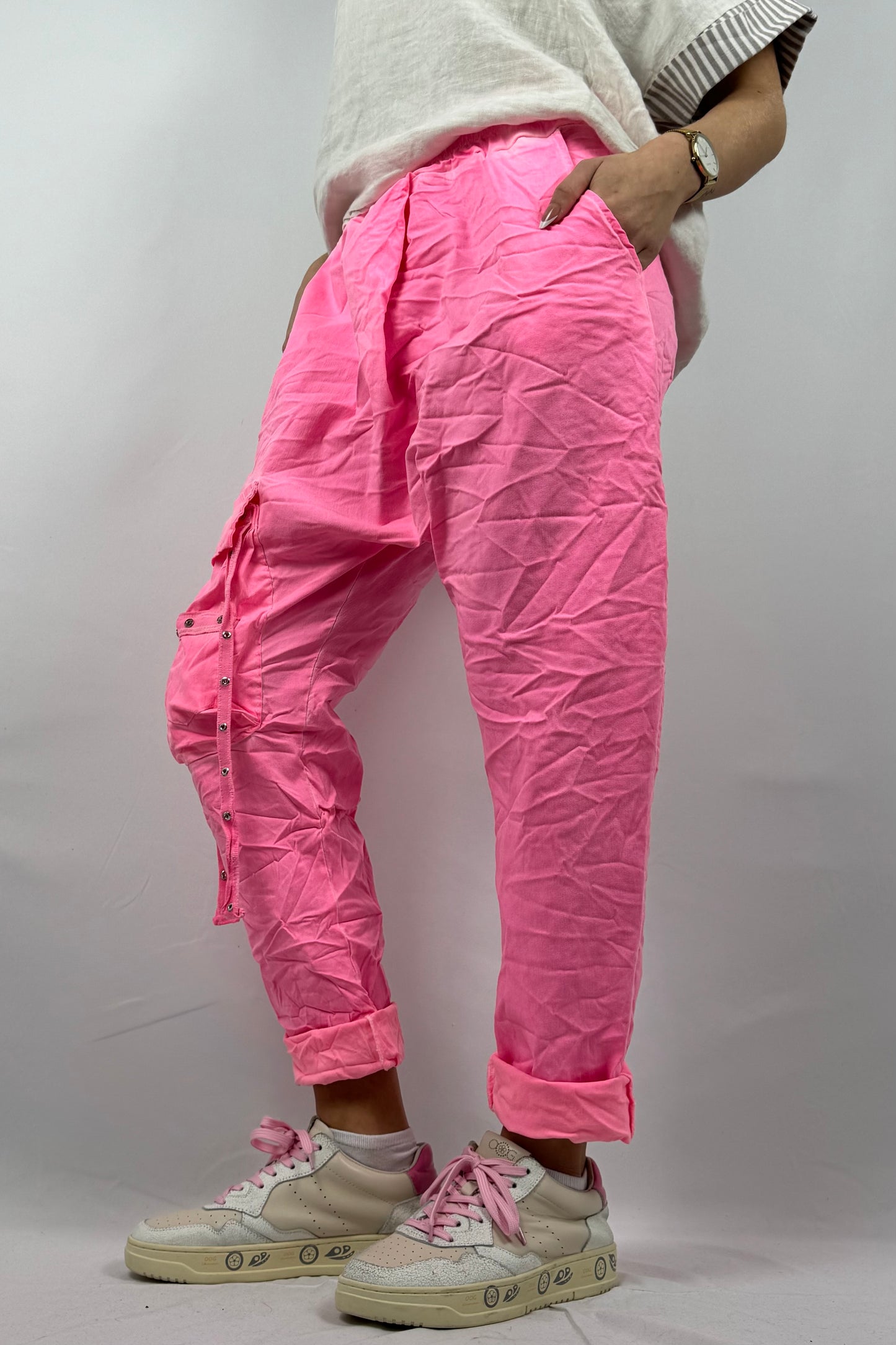 Cargo Hose mit Taschen & Knopfdetails-Neon Pink