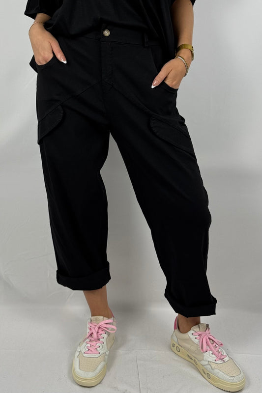 7/8-Hose mit asymmetrischen Taschen-Schwarz