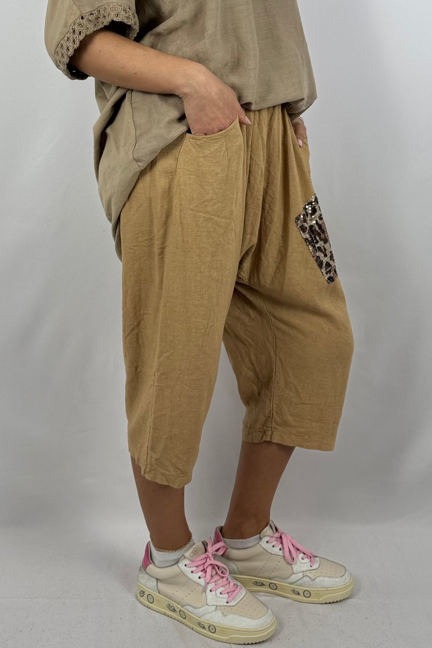 Leinen-Shorts mit Pailletten-Applikation-Kamel