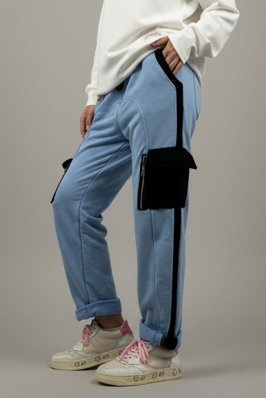Hose mit Kontrastdetails & Reißverschlusstaschen-Hellblau