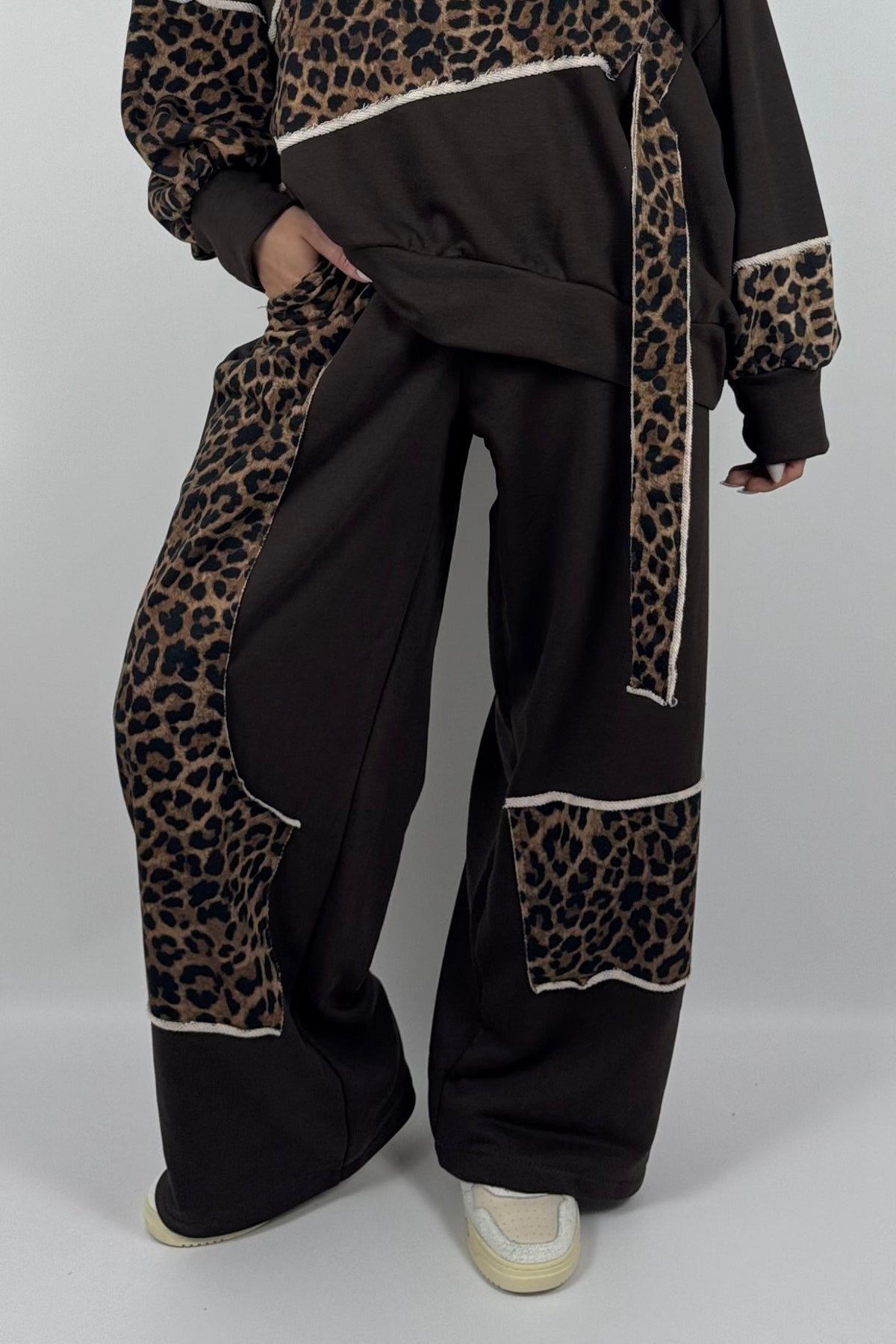Damen Wide-Leg Hose mit Leo-Muster & Patchwork-Design – Schoko