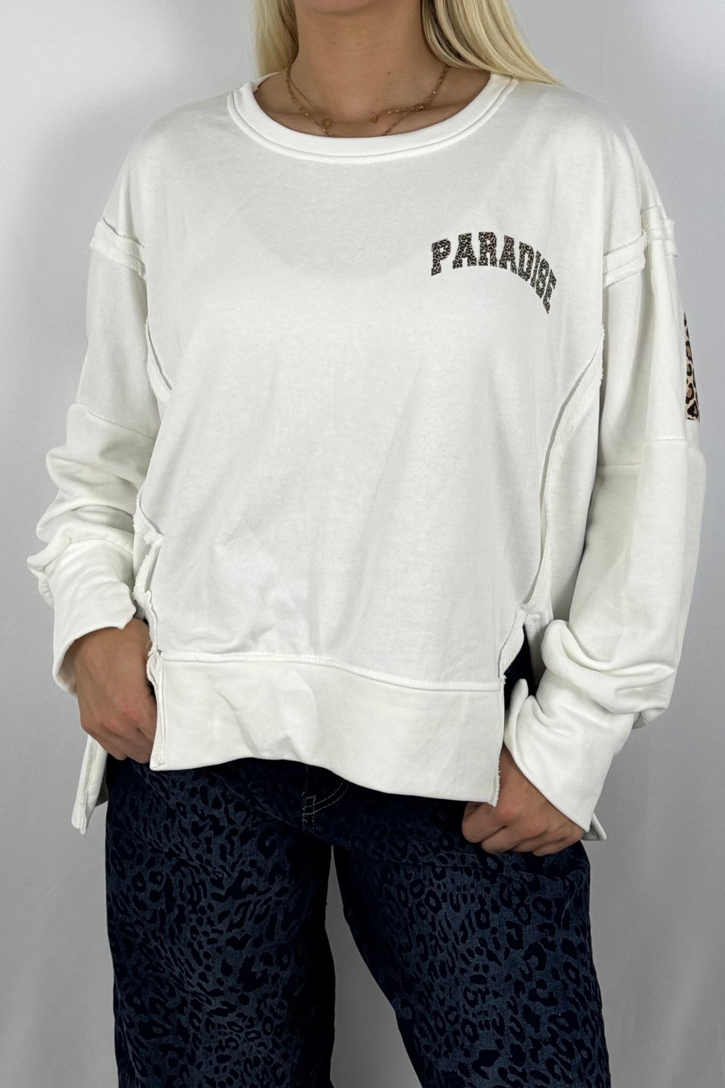 Damen Sweatshirt „PARADISE“ – Leo Print Oversize-Weiß