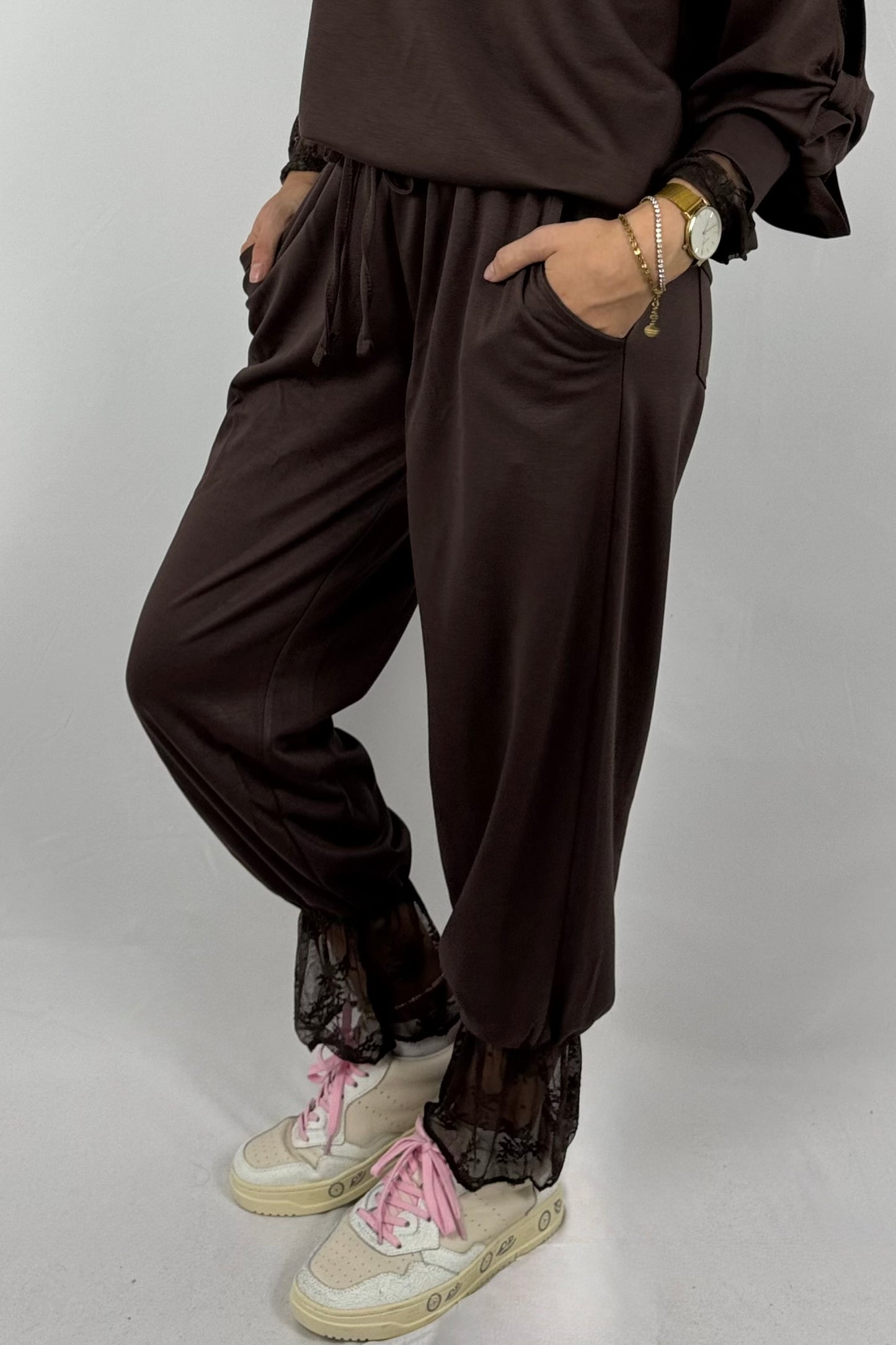 Damen Hose mit Spitze – Oversize-Schoko