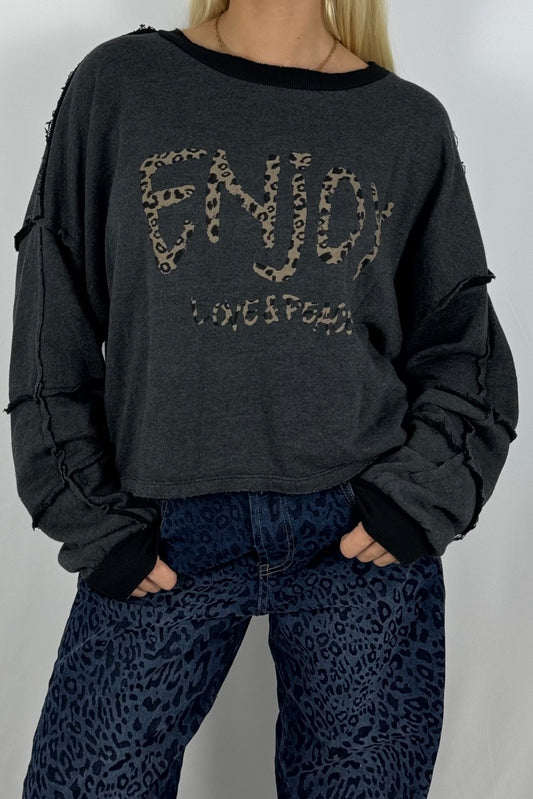 Damen Sweatshirt „ENJOY LOVE & PEACE“ – Leo Print-Schwarz