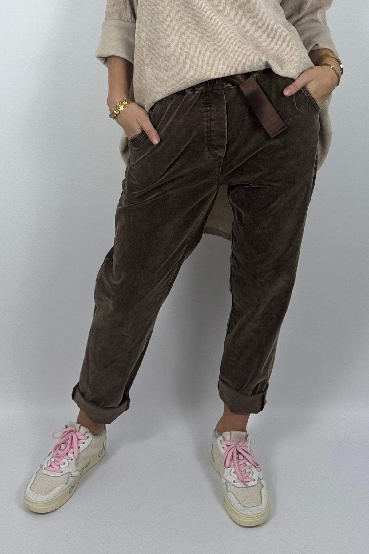 Damen Cordhose mit Gürtel – Schoko