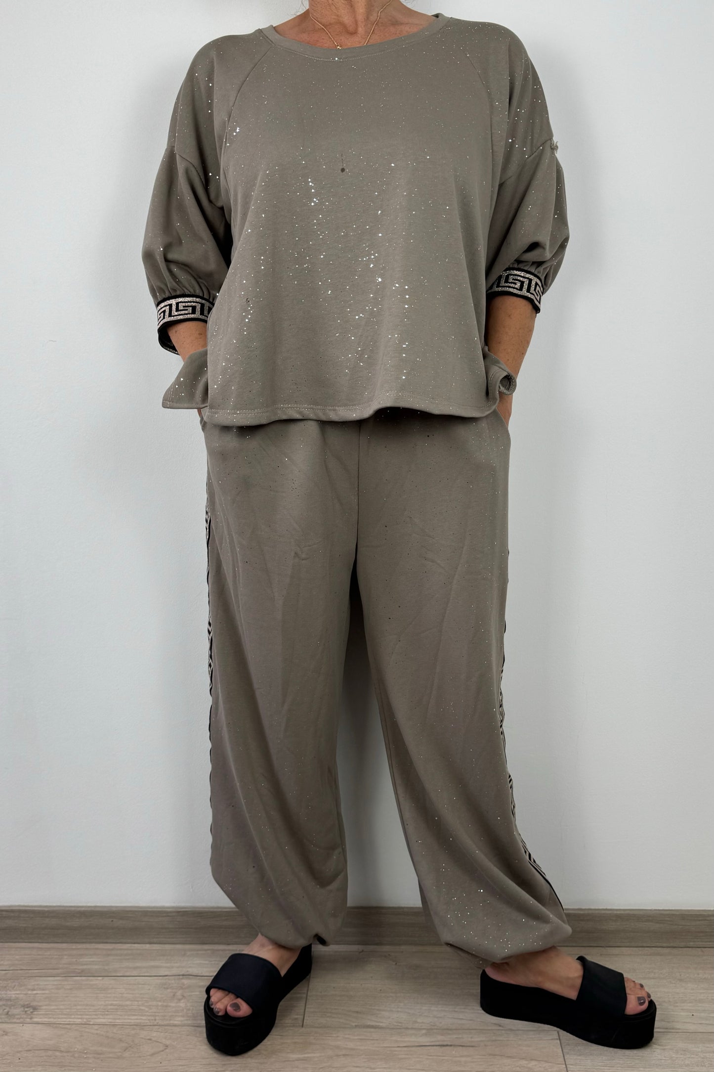 Damen Jogpants – Glitzereffekt & seitliche Zierstreifen