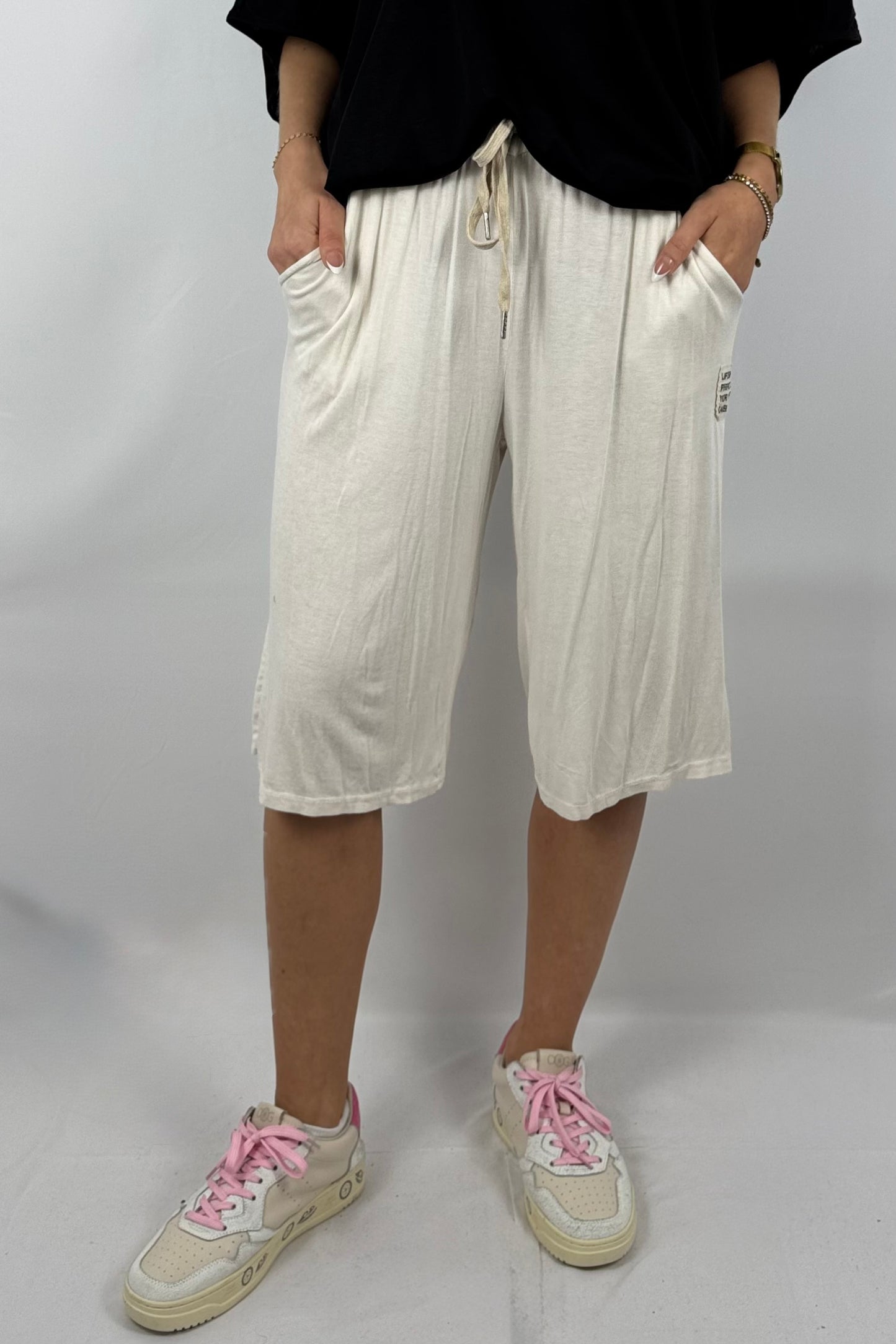 Jersey-Shorts mit Statement-Tasche-Beige
