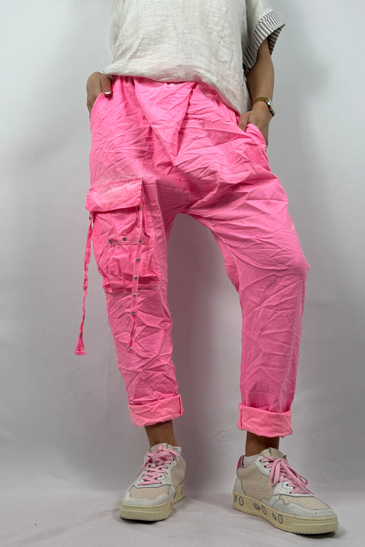 Cargo Hose mit Taschen & Knopfdetails-Neon Pink