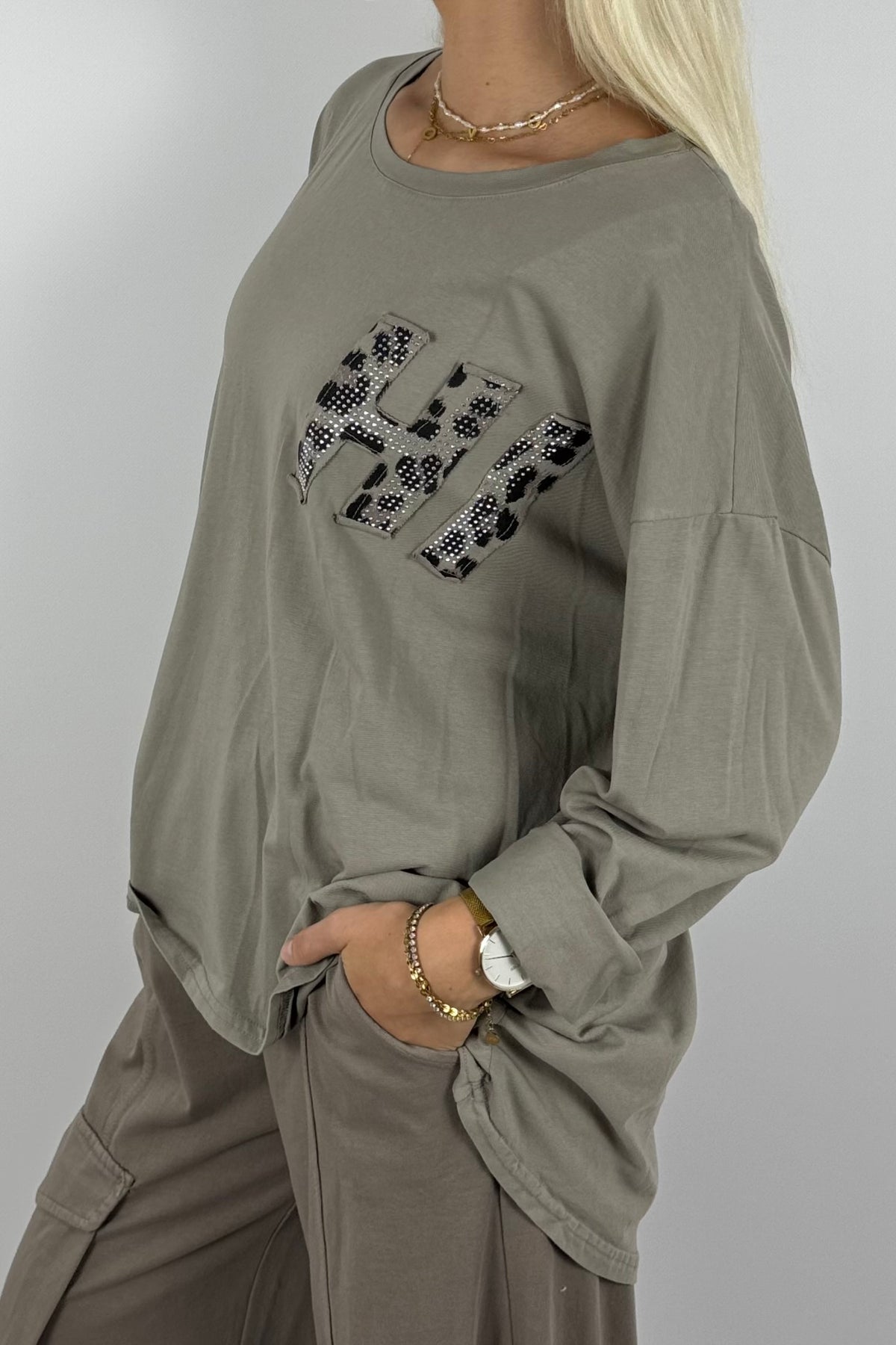Oversize Longshirt mit Leo-Detail –Mud