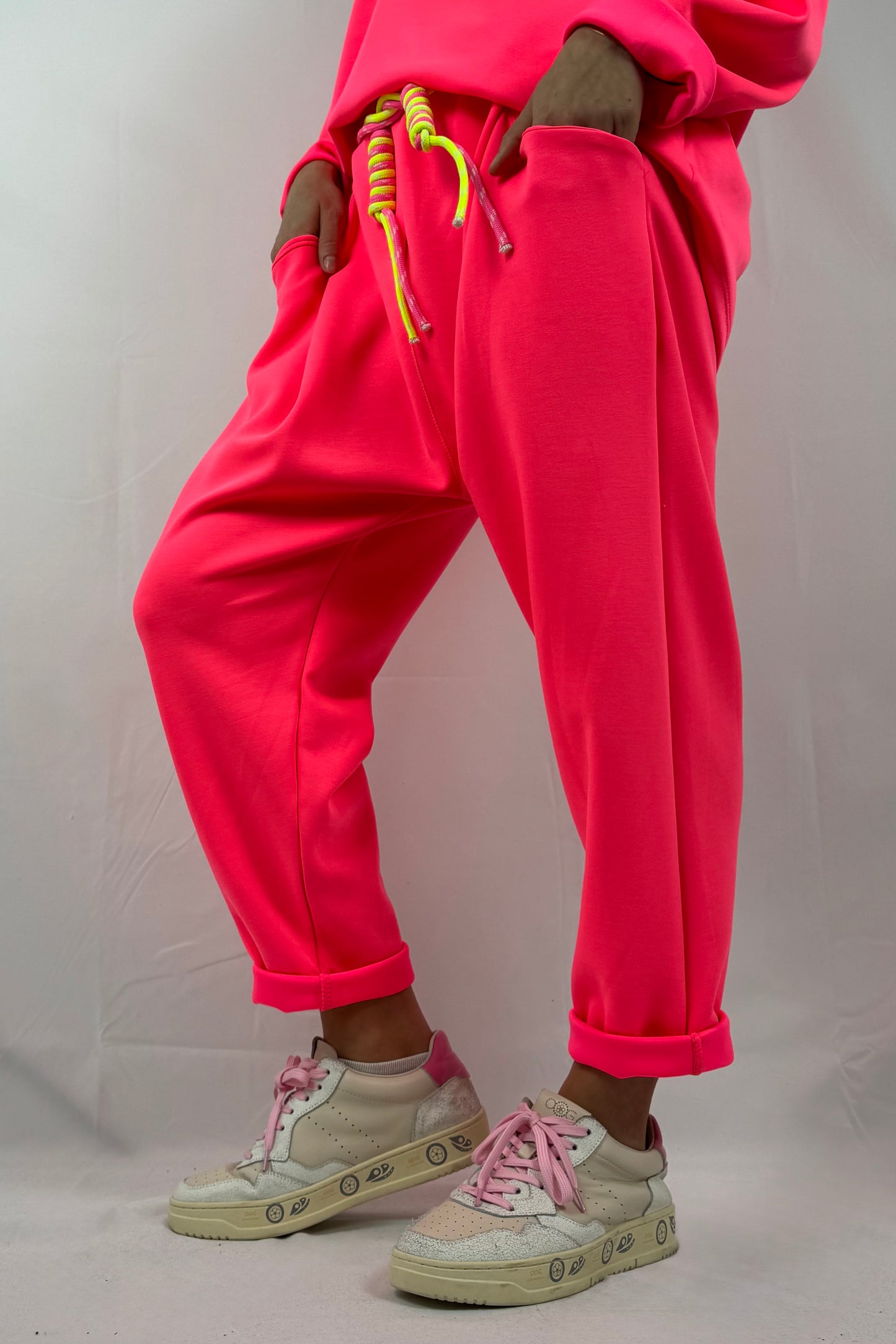Lässige Jogpants mit Kordel-Detail –Neon PInk